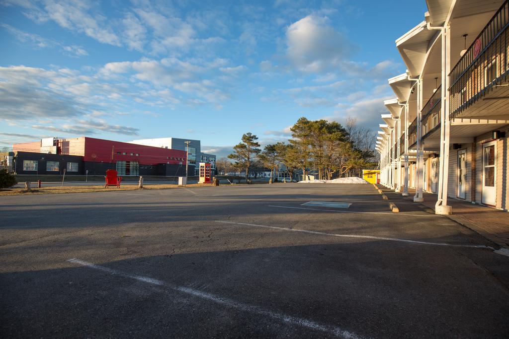 Wheelhouse Motel Lunenburg Exterior foto
