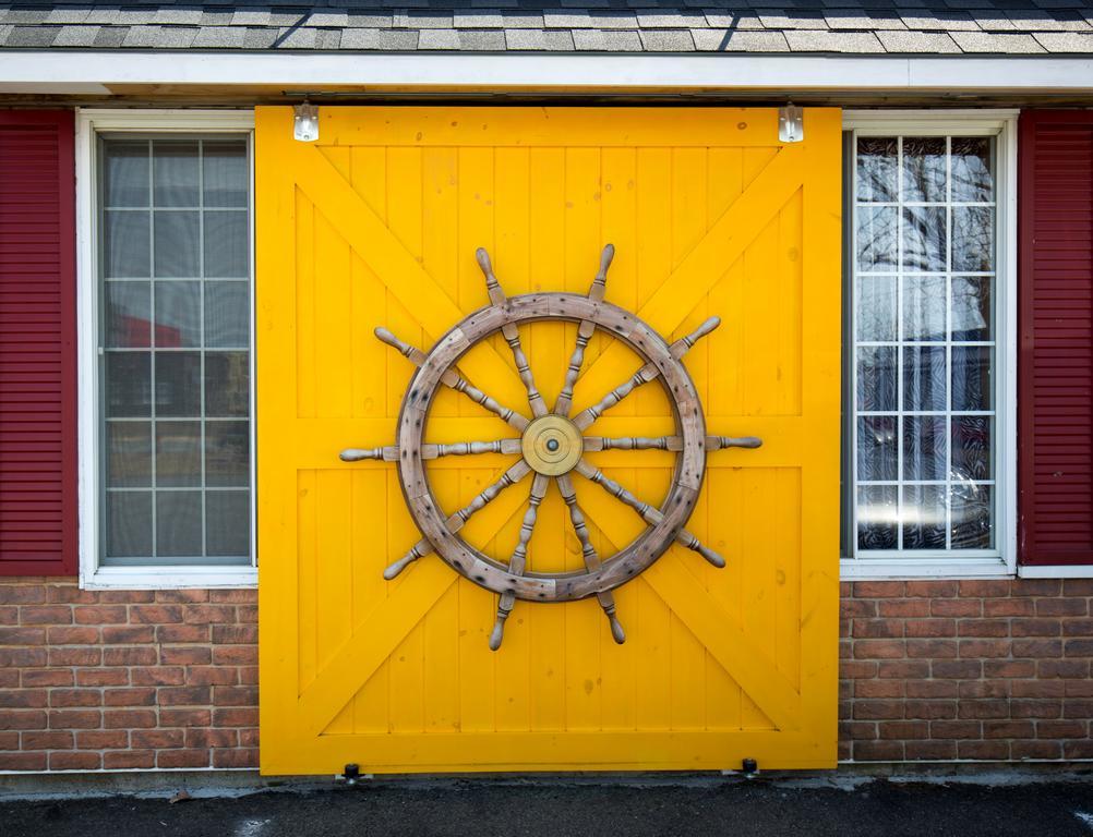 Wheelhouse Motel Lunenburg Exterior foto
