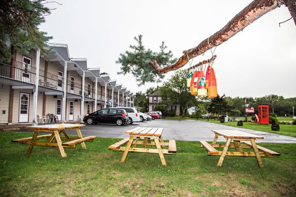 Wheelhouse Motel Lunenburg Exterior foto