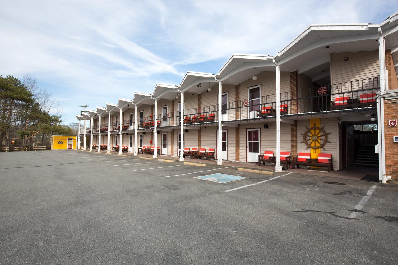 Wheelhouse Motel Lunenburg Exterior foto